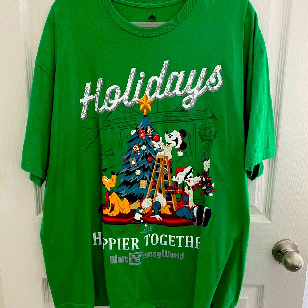 Disney Park’s Exclusive Holiday Shirt Size XL